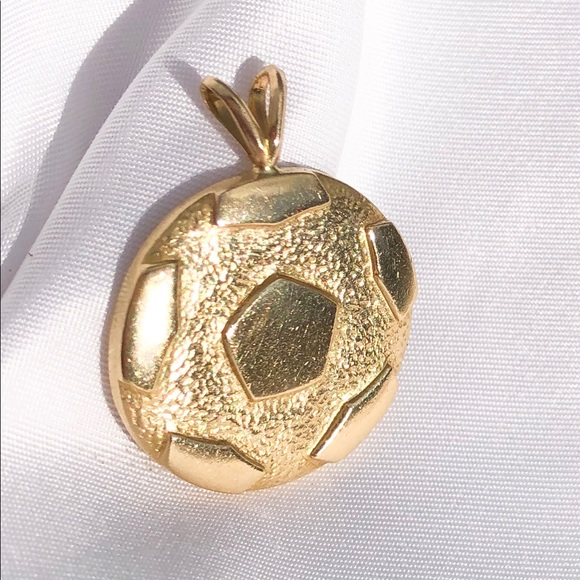 ⚽️Vintage solid 14k gold ONE OF A KIND! - Picture 3 of 16